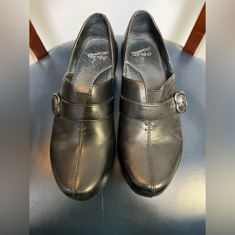 Dansko loafers size 40 worn once. Black leather upper